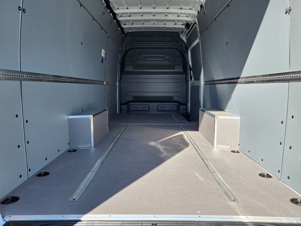 2024 Mercedes-Benz Sprinter 2500 Cargo 170 WB 23