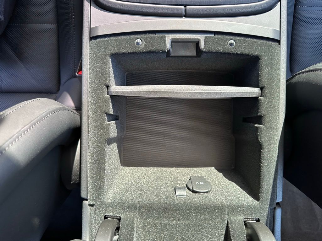 Thumbnail: 2025 Porsche Panamera - 26