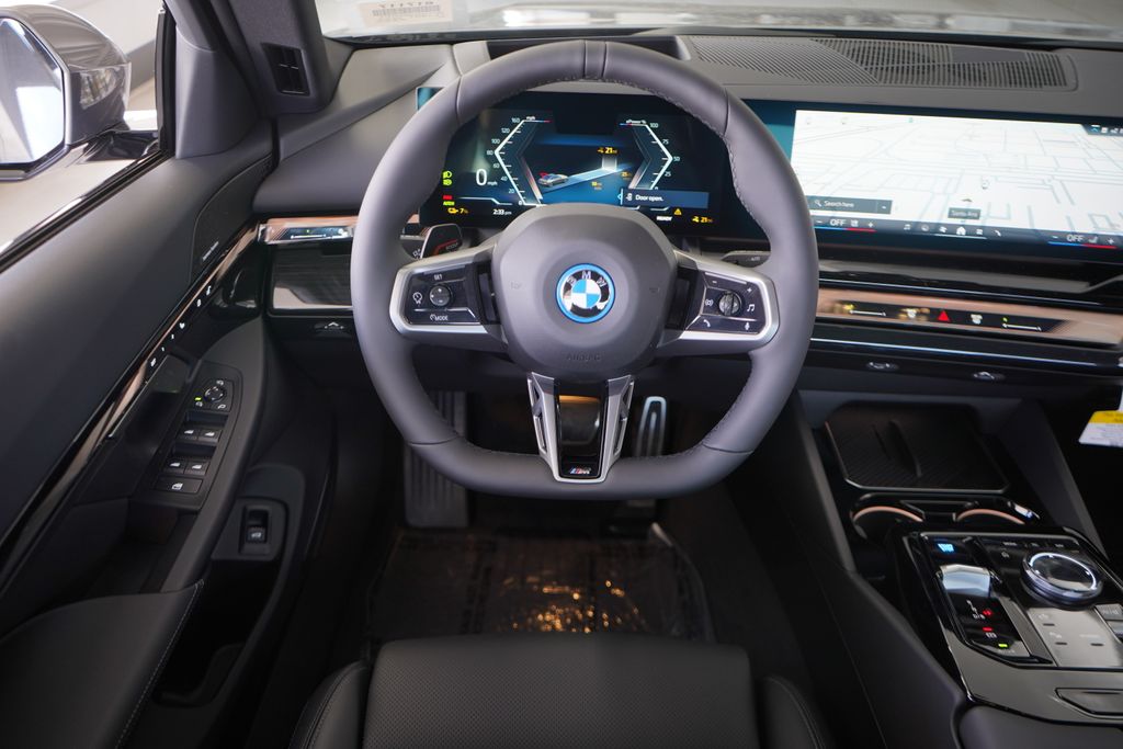 2025 BMW i5 eDrive40 16