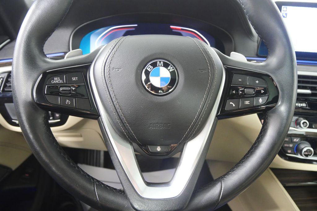 Thumbnail: 2020 BMW 5 Series - 22