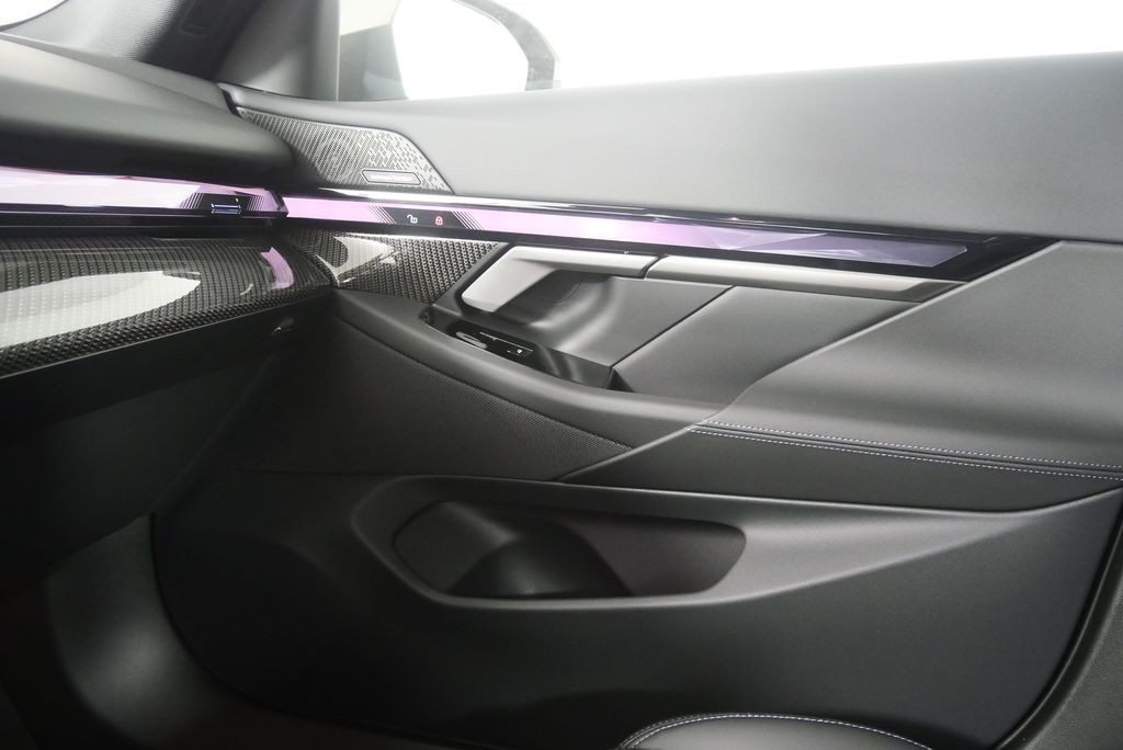 Thumbnail: 2026 BMW 5 Series - 25