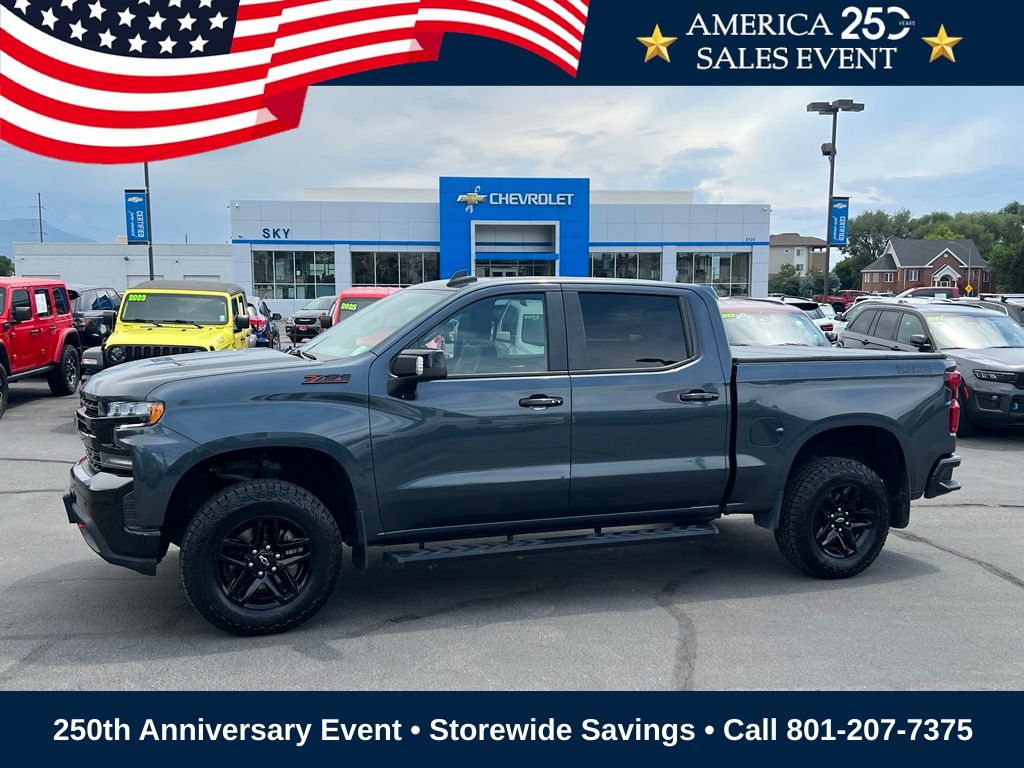 Shadow Gray Metallic 2021 Chevrolet Silverado 1500 Pickup Truck Four-Wheel Drive Automatic
