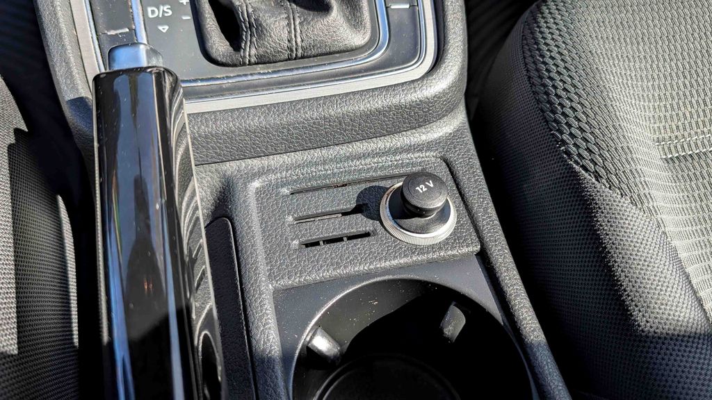 Used 2016 Volkswagen Golf TSI S 4-Door 4D Hatchback