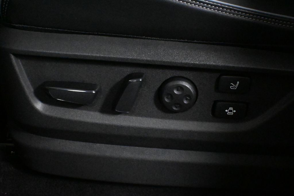 Thumbnail: 2025 INFINITI QX80 - 28