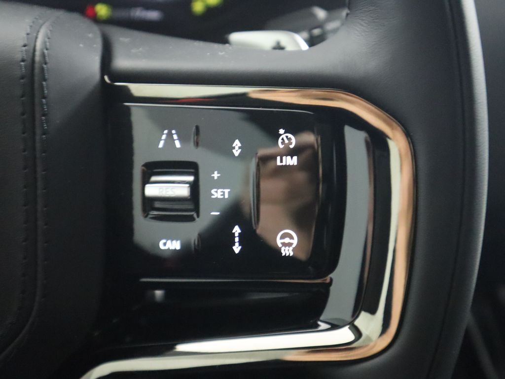 Thumbnail: 2025 Land Rover Range Rover Sport - 13