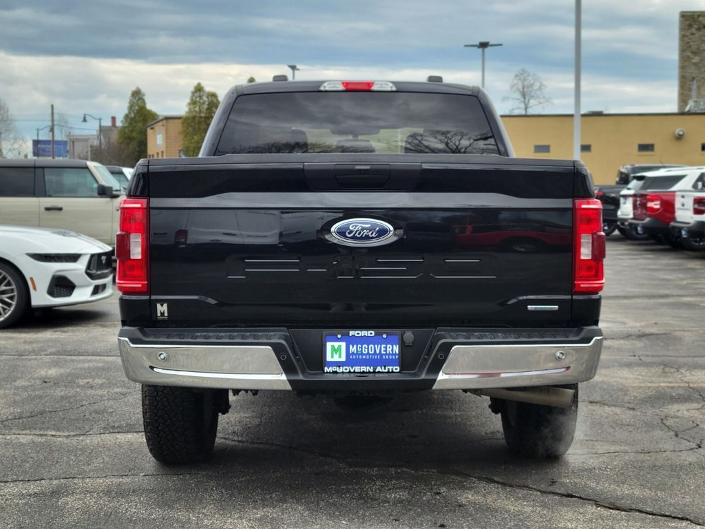 View vehicle photo 5
