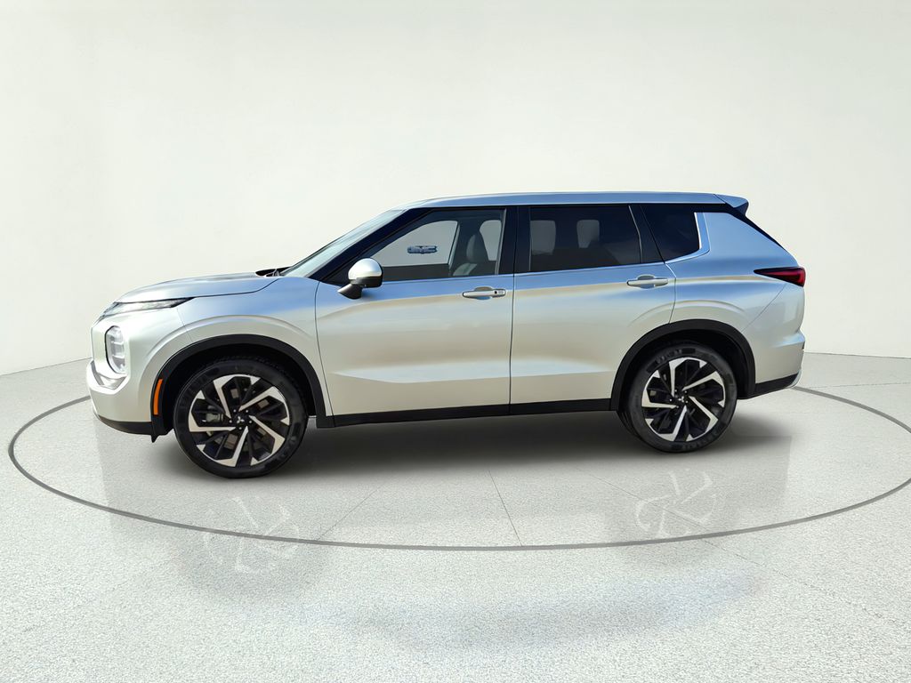 2023 Mitsubishi Outlander SE Silver at North Houston Mitsubishi