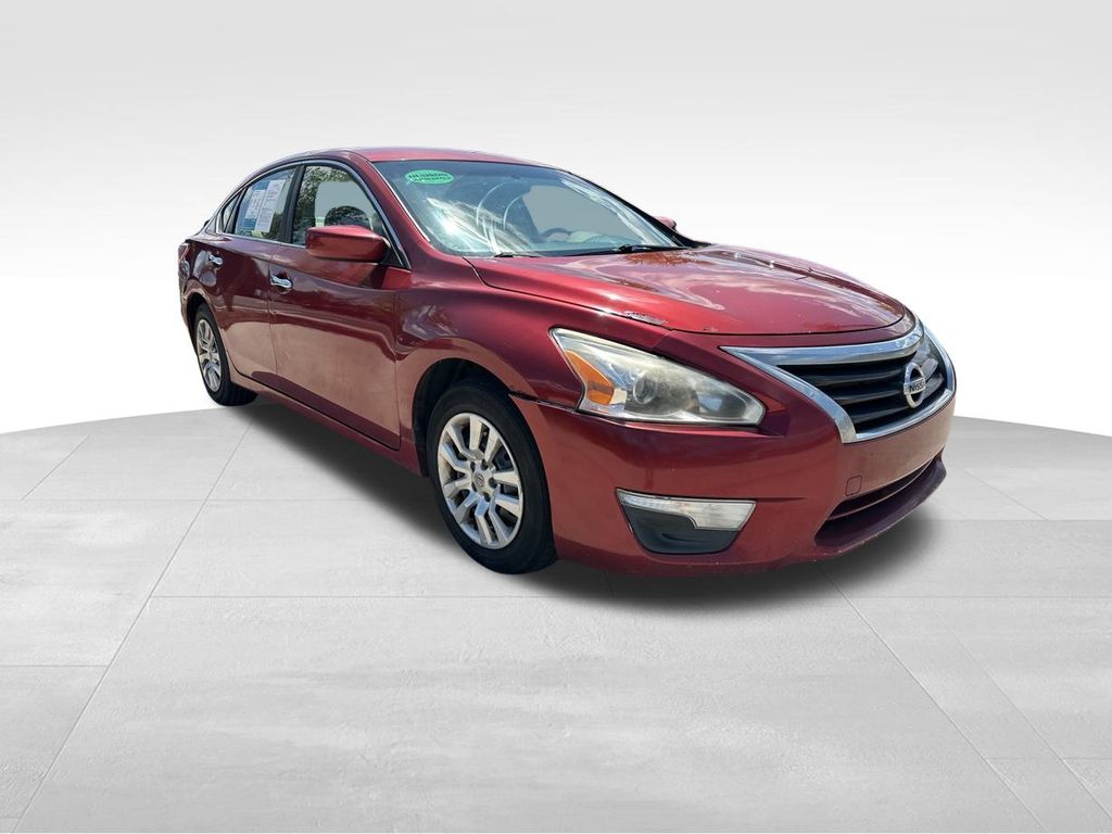 2013 Cayenne Red Metallic Nissan Altima 2.5 S FWD Sedan