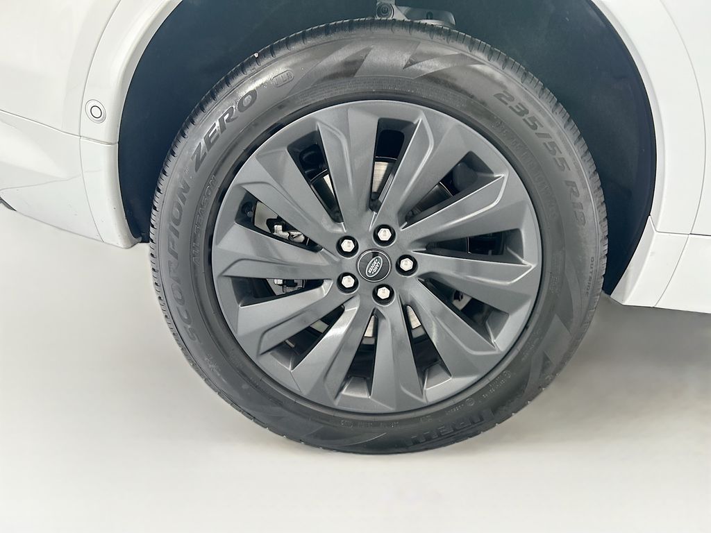 Thumbnail: 2025 Land Rover Discovery Sport - 32