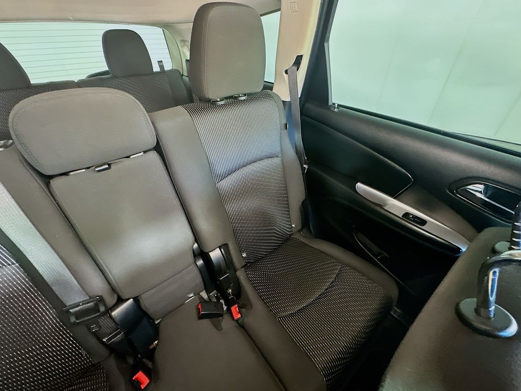 Used 2018 Gray Dodge SE image 14