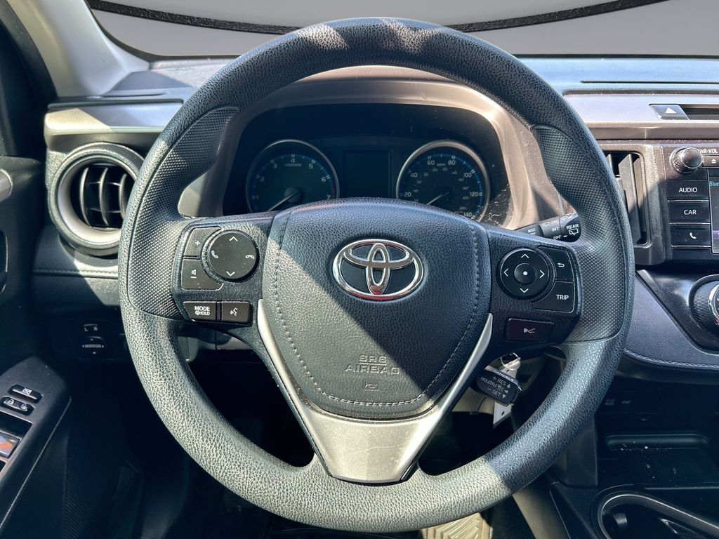 Thumbnail: 2018 Toyota RAV4 - 14