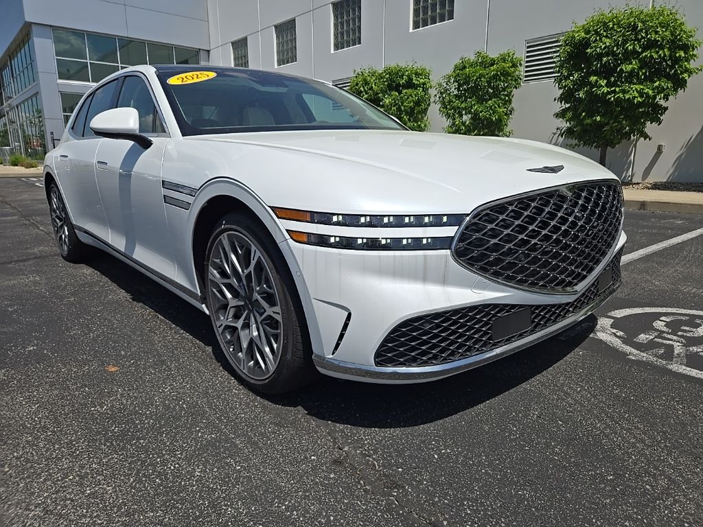 2025 Genesis G90  9