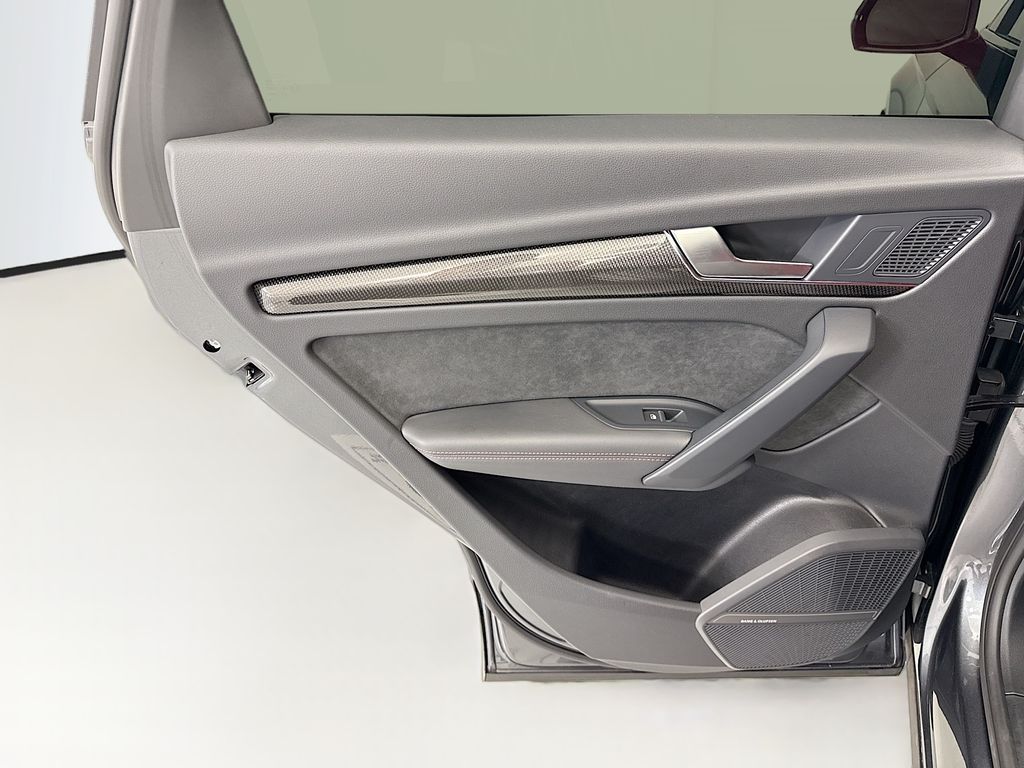 Thumbnail: 2023 Audi SQ5 - 25