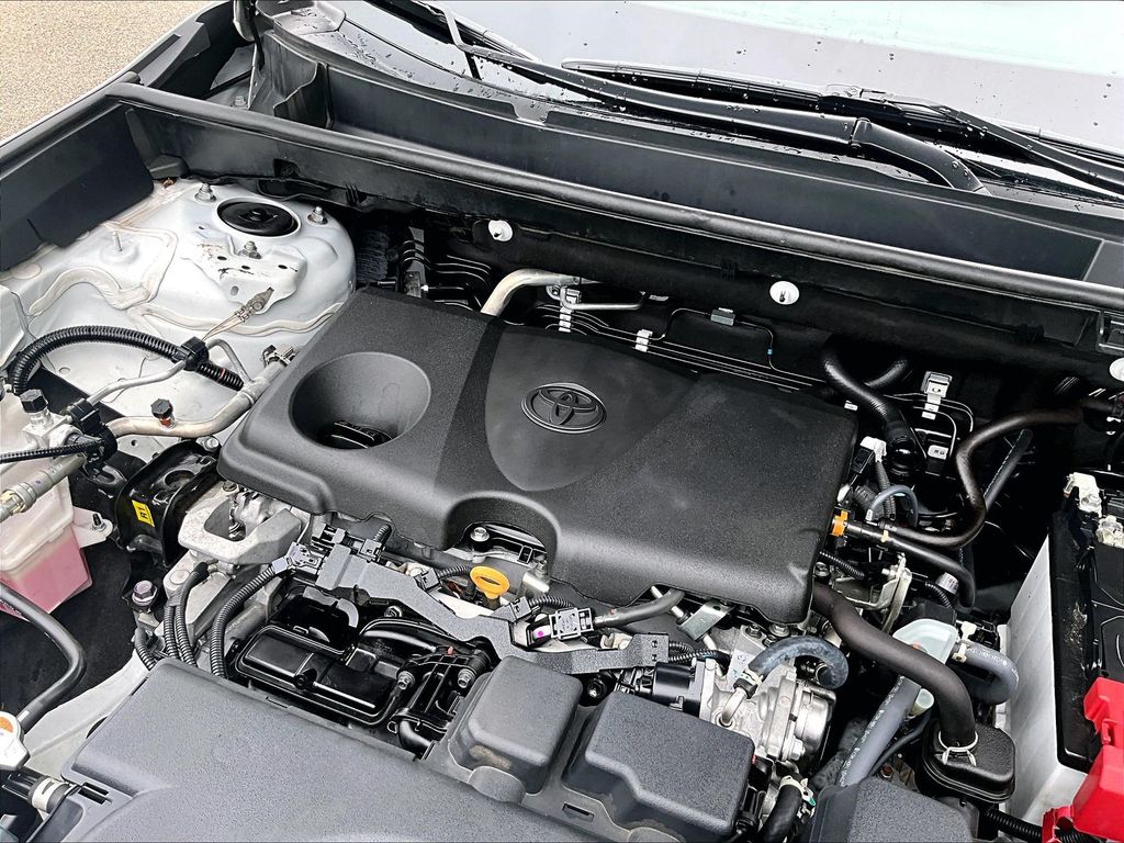 2024 Toyota RAV4 — photo 33