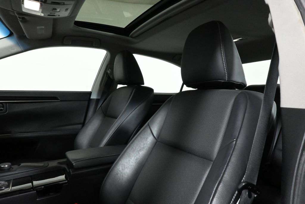 Thumbnail: 2016 Lexus ES - 4