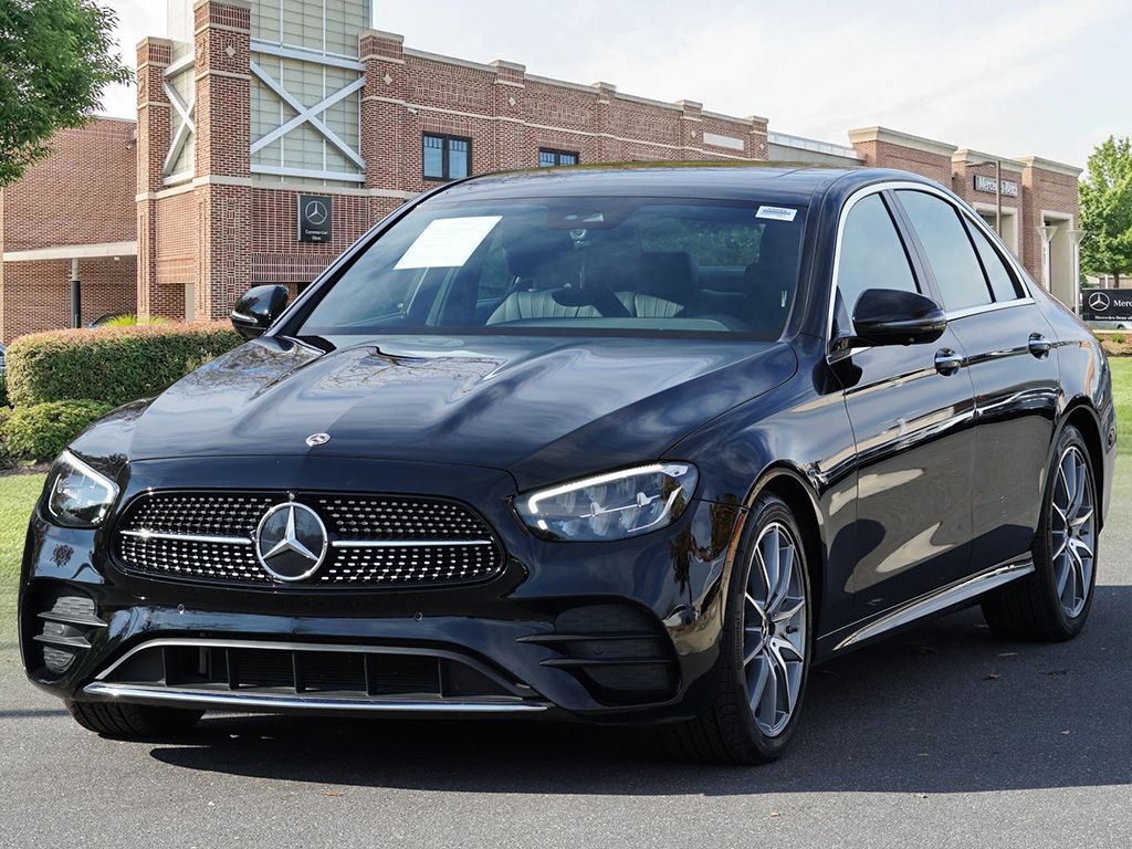 Thumbnail: 2022 Mercedes-Benz E-Class - 4