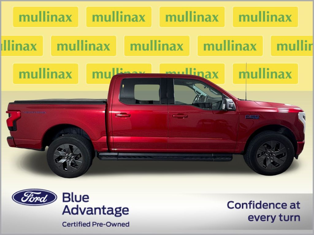 Certified Used 2025 Red Ford Flash image 2