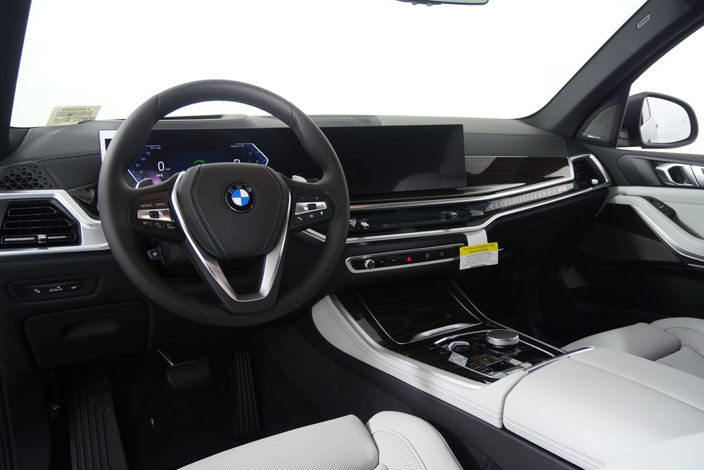 Thumbnail: 2026 BMW X5 - 17