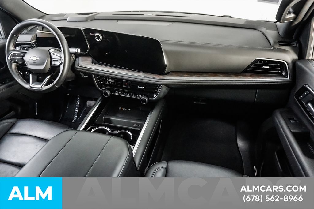 Used 2025 White Chevrolet LT image 24