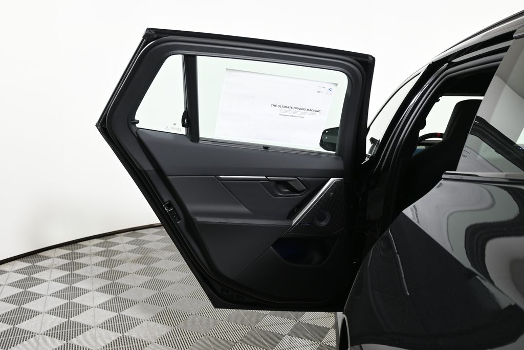 Thumbnail: 2026 BMW M5 - 31