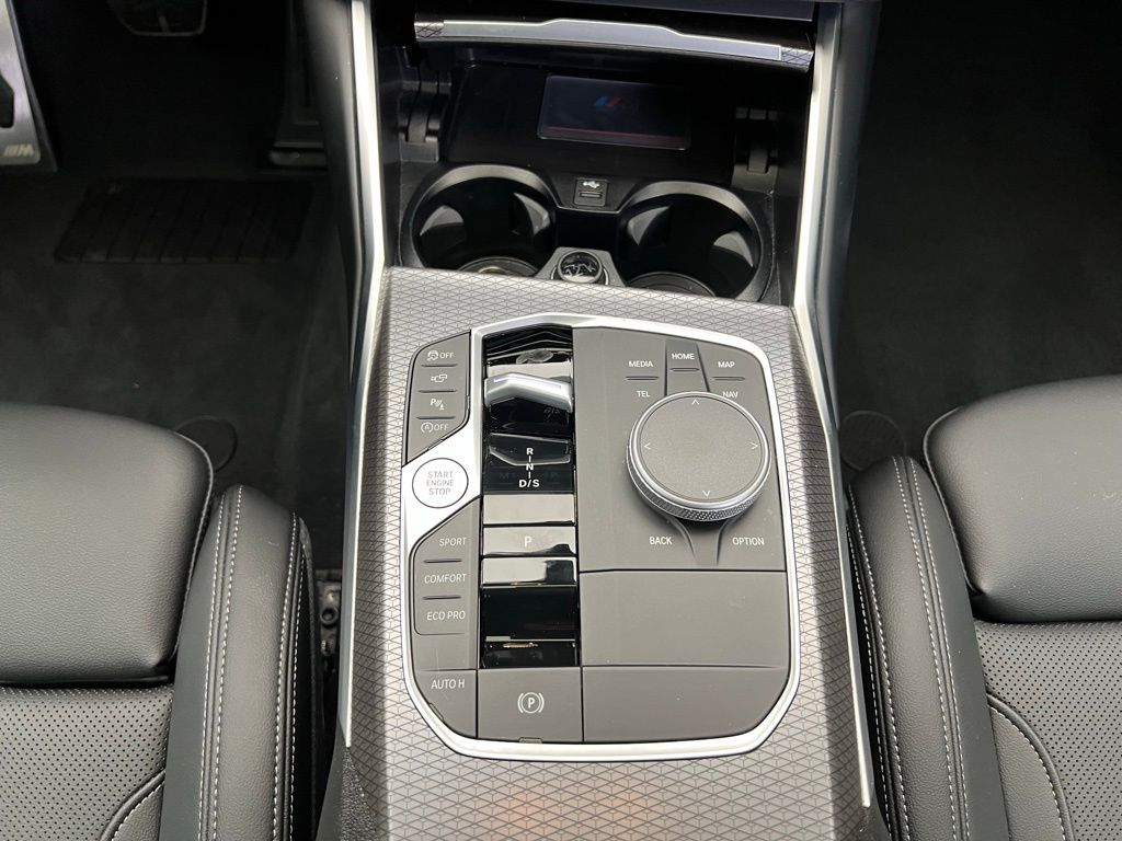Thumbnail: 2025 BMW 3 Series - 12