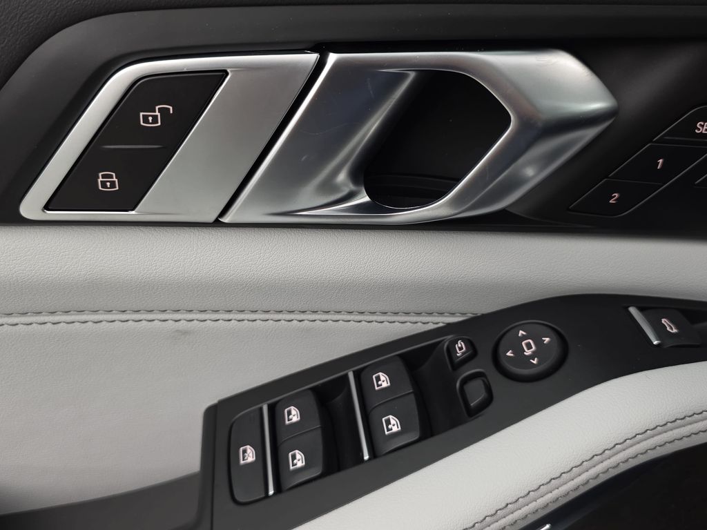New 2026 Alpine White BMW xDrive50e image 27