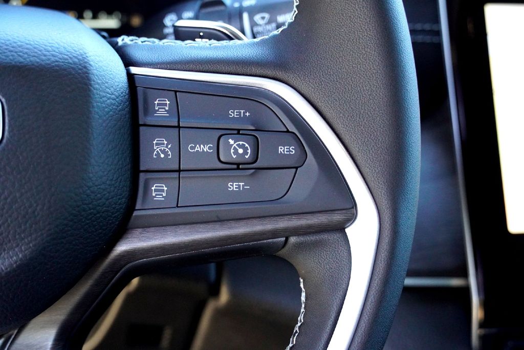 New Car 2025 Jeep Grand Cherokee L  Limited For Sale Under $50,000 In Taylor, Texas