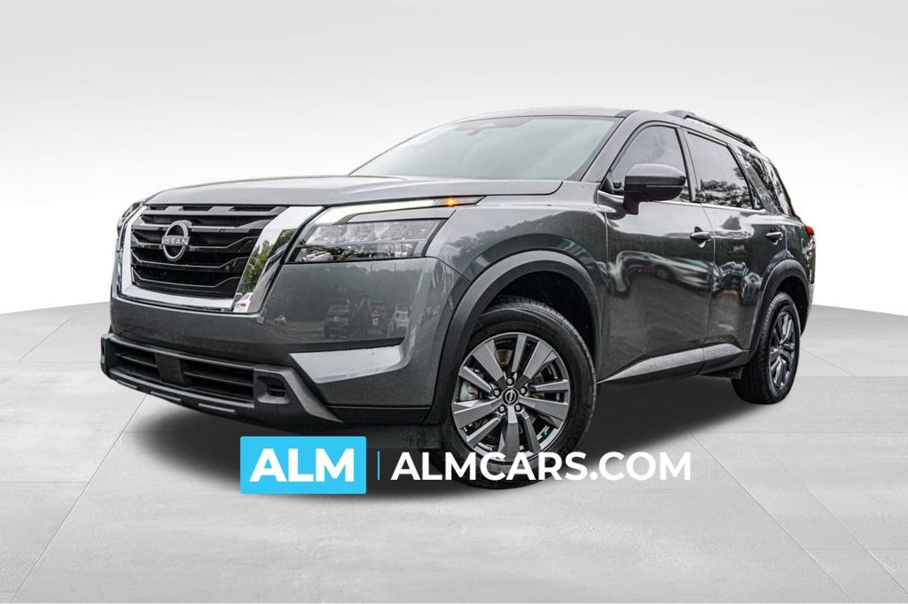 2025 Nissan Pathfinder SV's photo