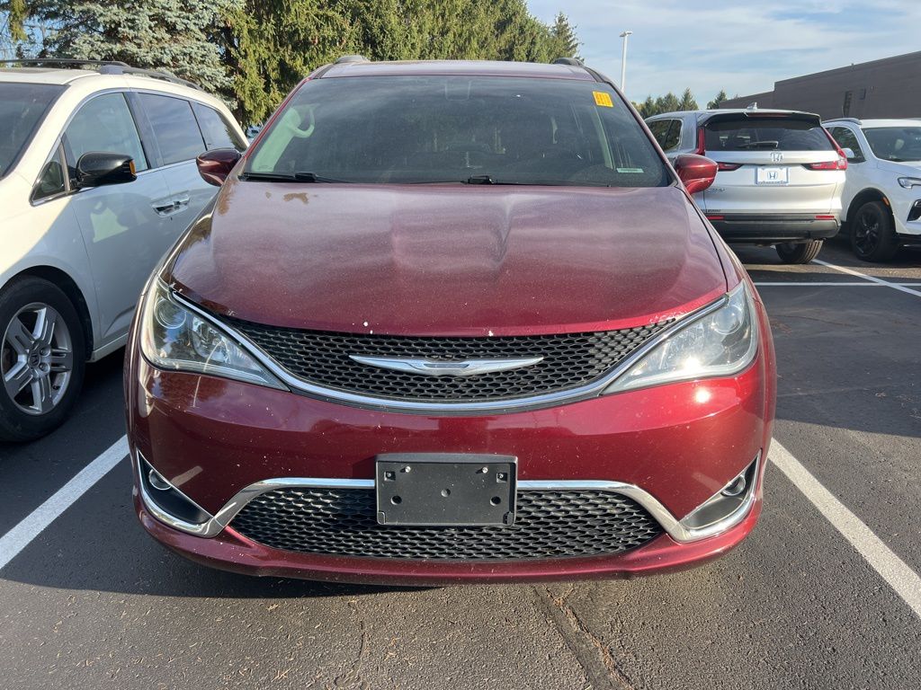 Thumbnail: 2017 Chrysler Pacifica - 5