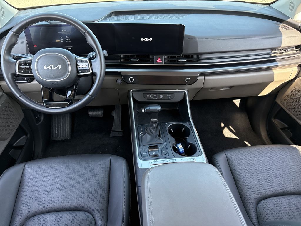 Used 2026 Kia Carnival Van