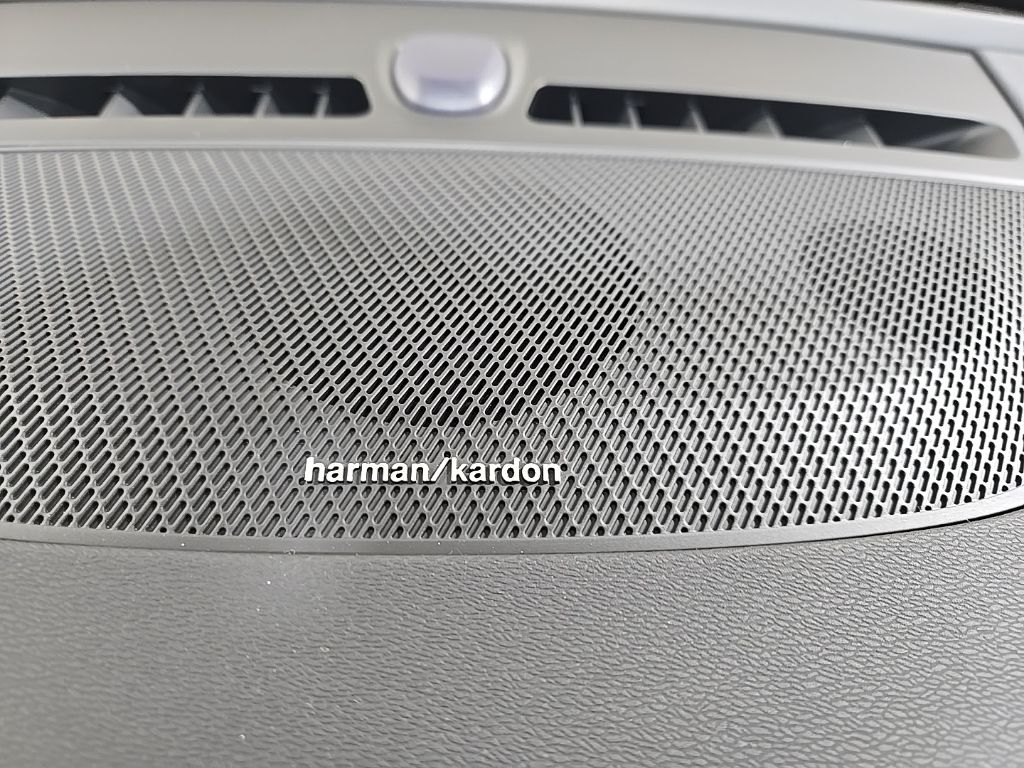 New 2026 Blue Volvo B5 Ultra image 21