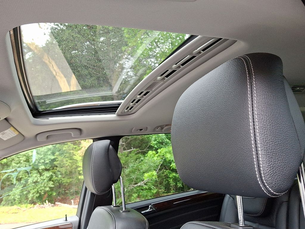2011 Mercedes-Benz GL-Class GL 550 14