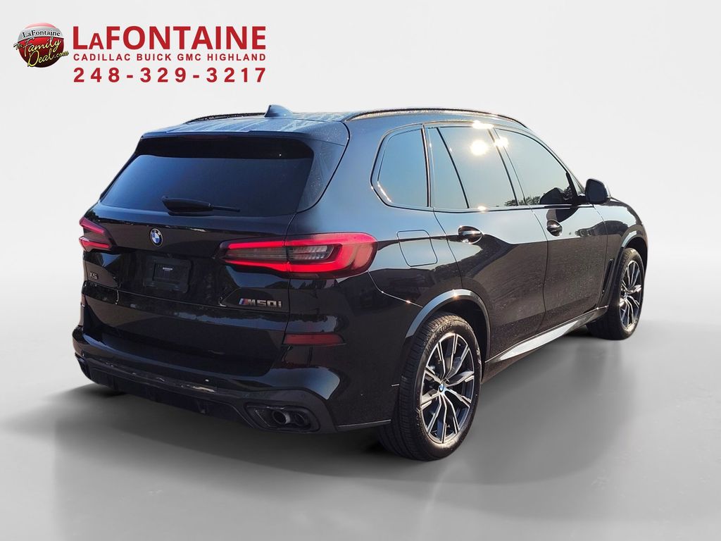 2021 BMW X5 M50i 7