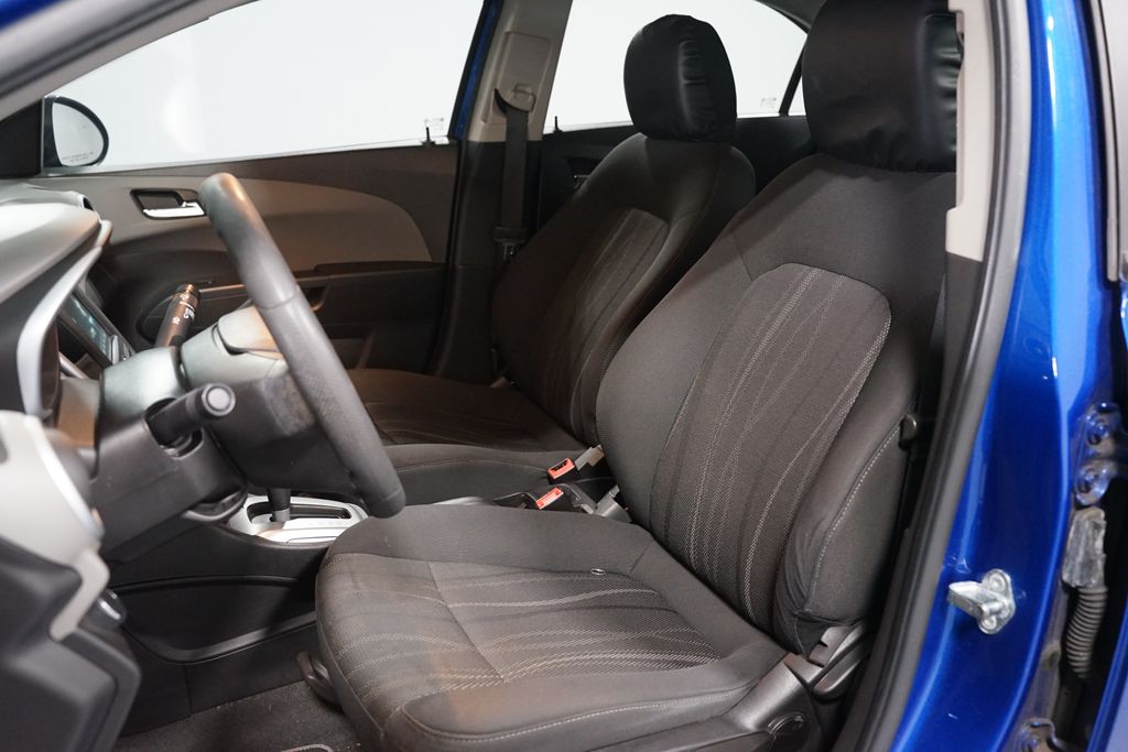 Thumbnail: 2017 Chevrolet Sonic - 6