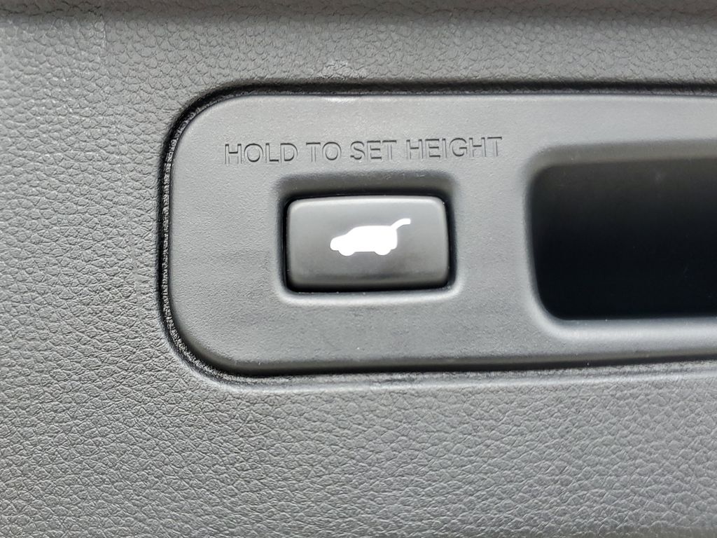 used 2025 Honda Pilot car, priced at $44,382