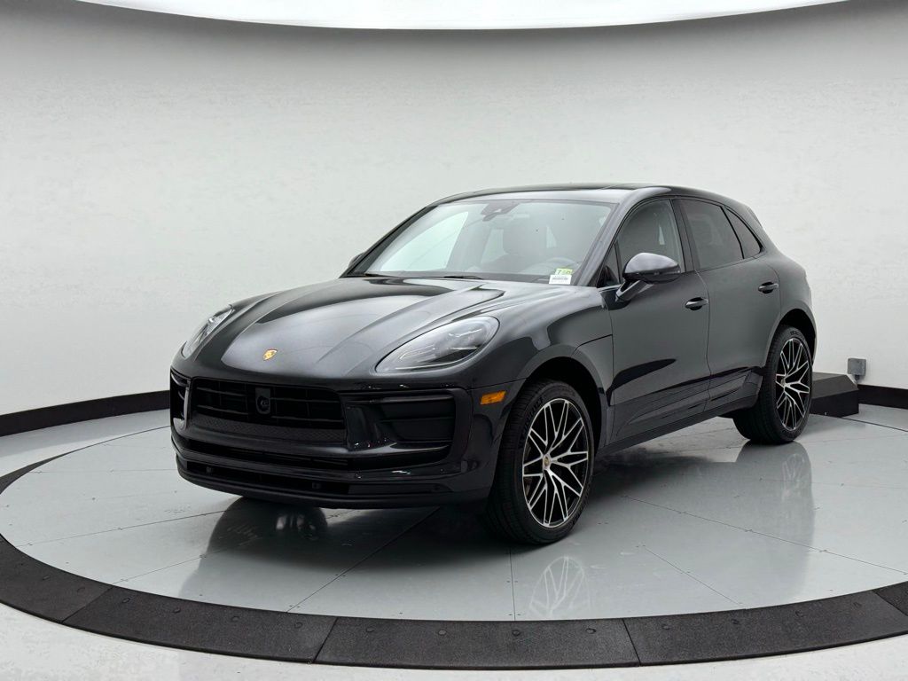 2024 Porsche Macan  -
                Chantilly, VA