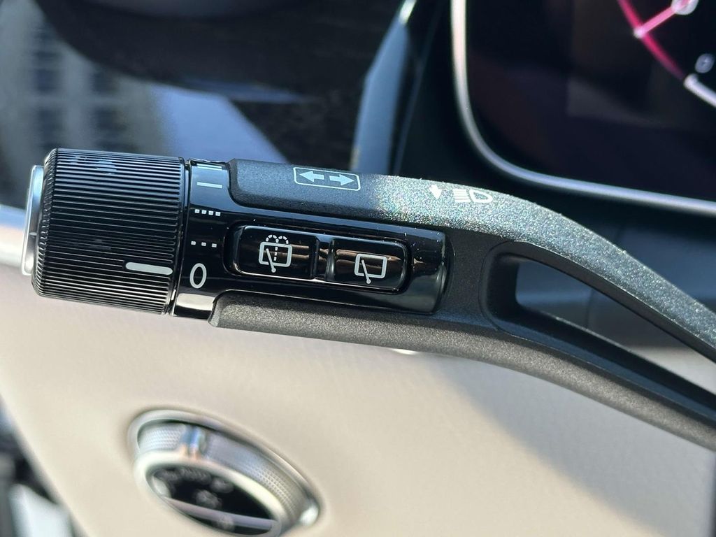 2025 Mercedes-Benz GLC 300 22