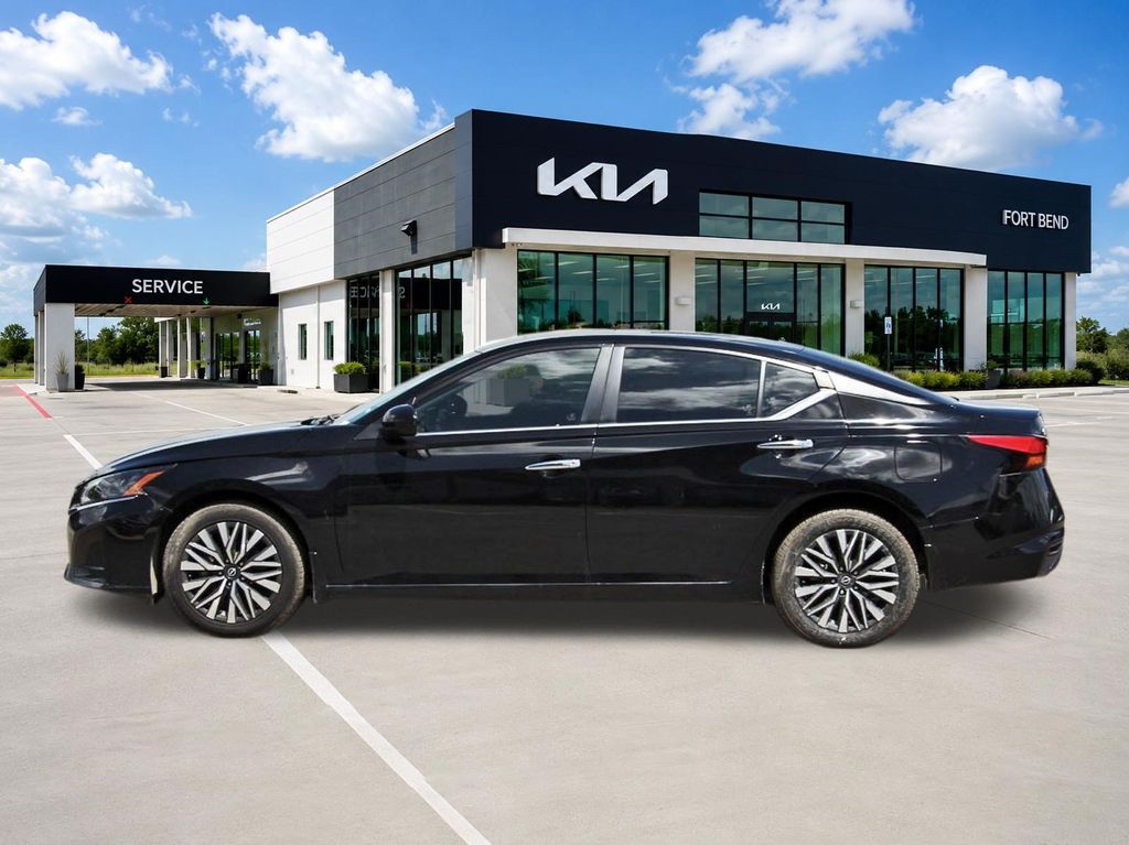 2024 Nissan Altima 2.5 SV - 7