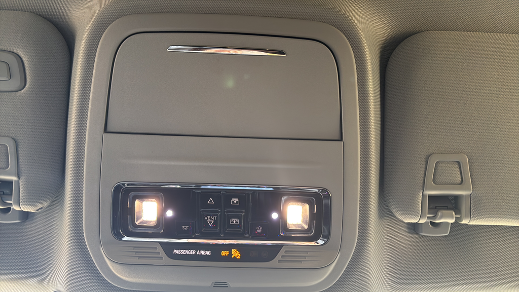 Used 2021 Silver Lincoln Reserve image 28