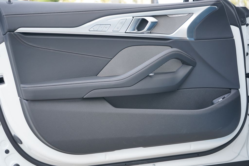 Thumbnail: 2026 BMW 8 Series - 9