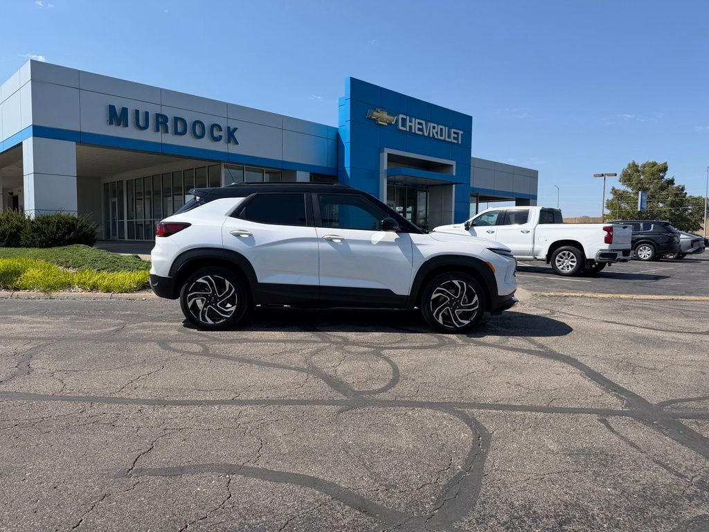 Summit White 2025 Chevrolet Trailblazer SUV / Crossover Front-Wheel Drive Continuously Variable Transmission
