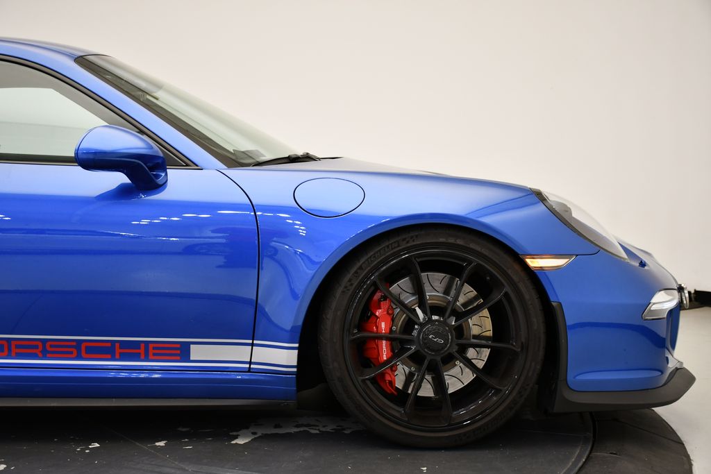 Thumbnail: 2015 Porsche 911 - 15