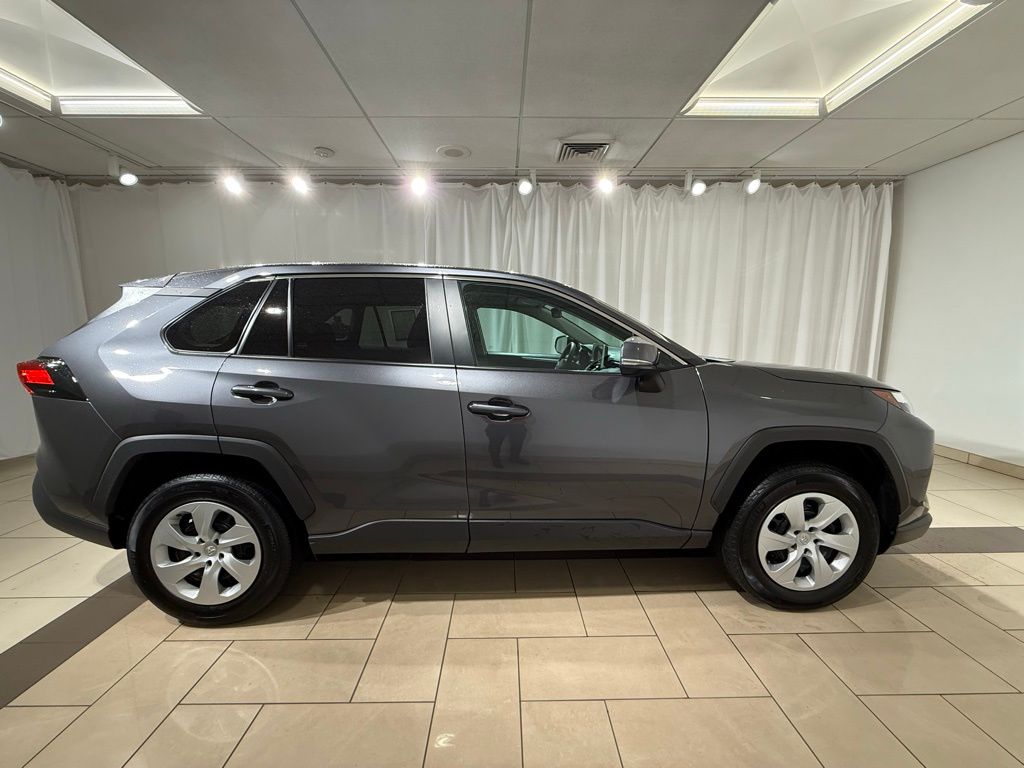 2024 Toyota RAV4 LE 6
