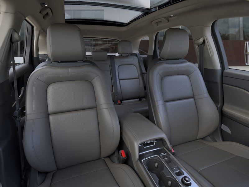 New 2026 Pristine White Metallic Tri-Coat Lincoln Grand Touring image 10