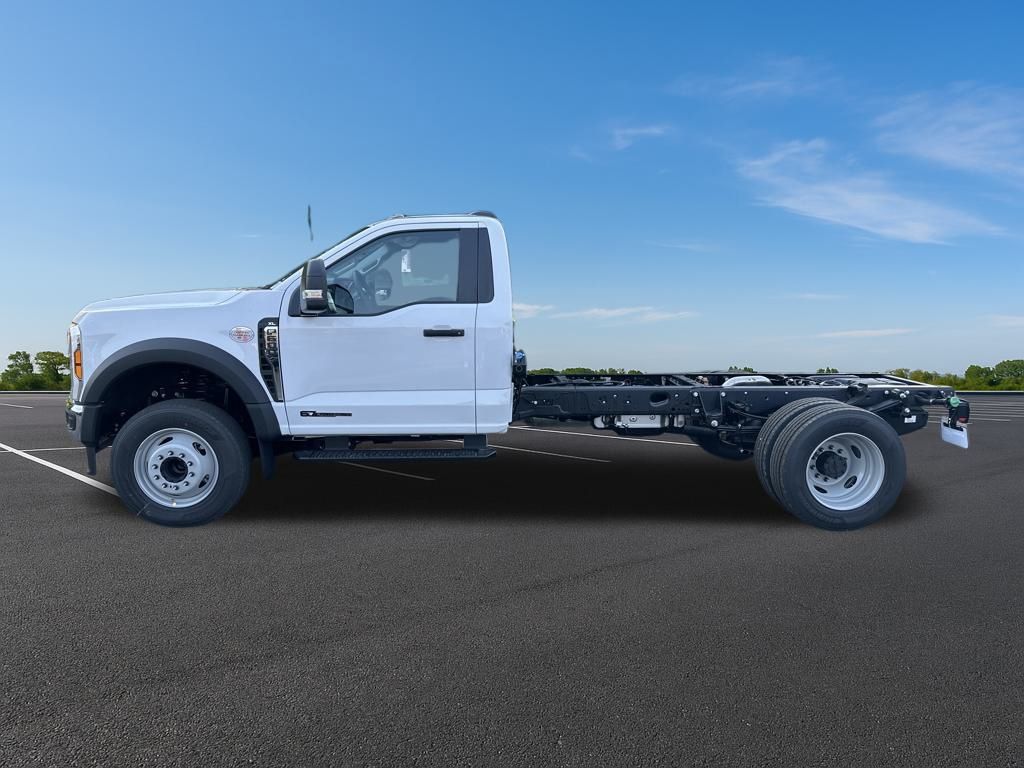 New 2025 Ford Super Duty F-600 Chassis Regular Cab (DRW) 169" Wheelbase XL