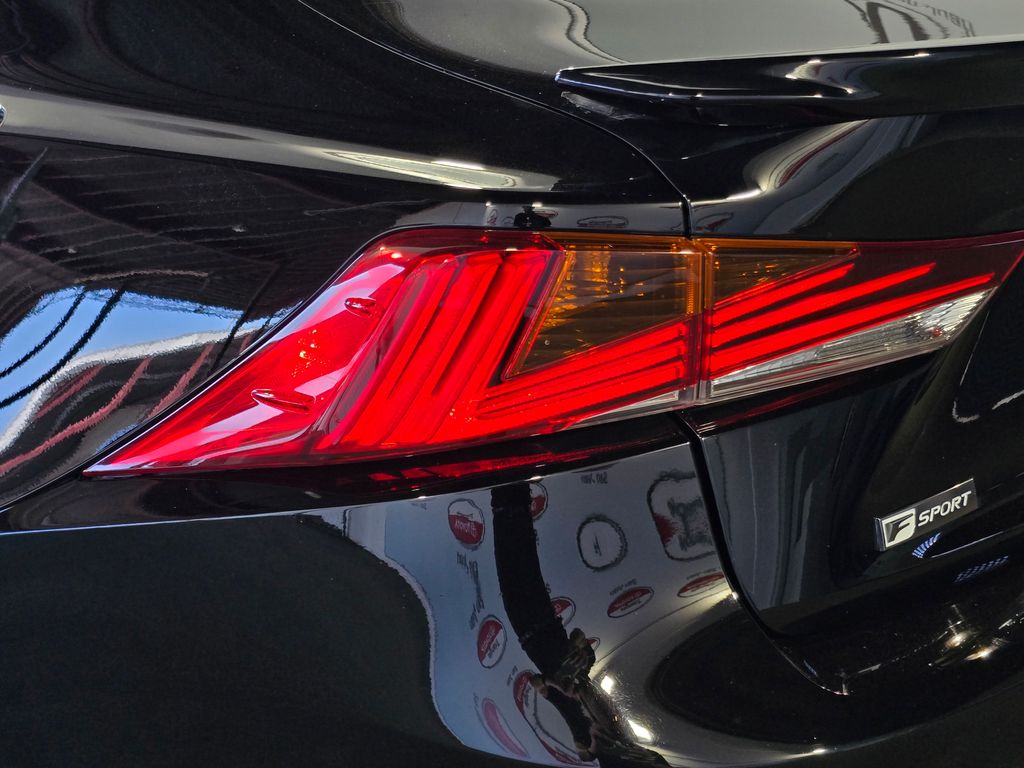 Thumbnail: 2019 Lexus IS - 10