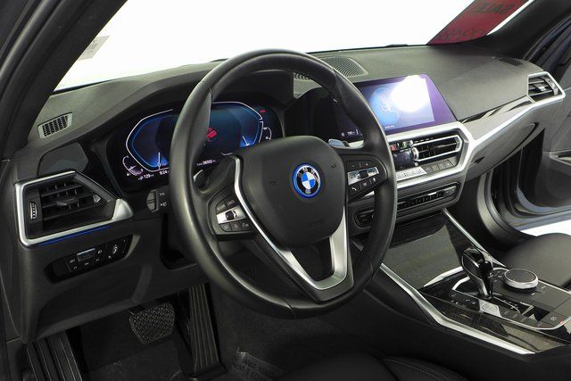 2022 BMW 3 Series 330e iPerformance 28