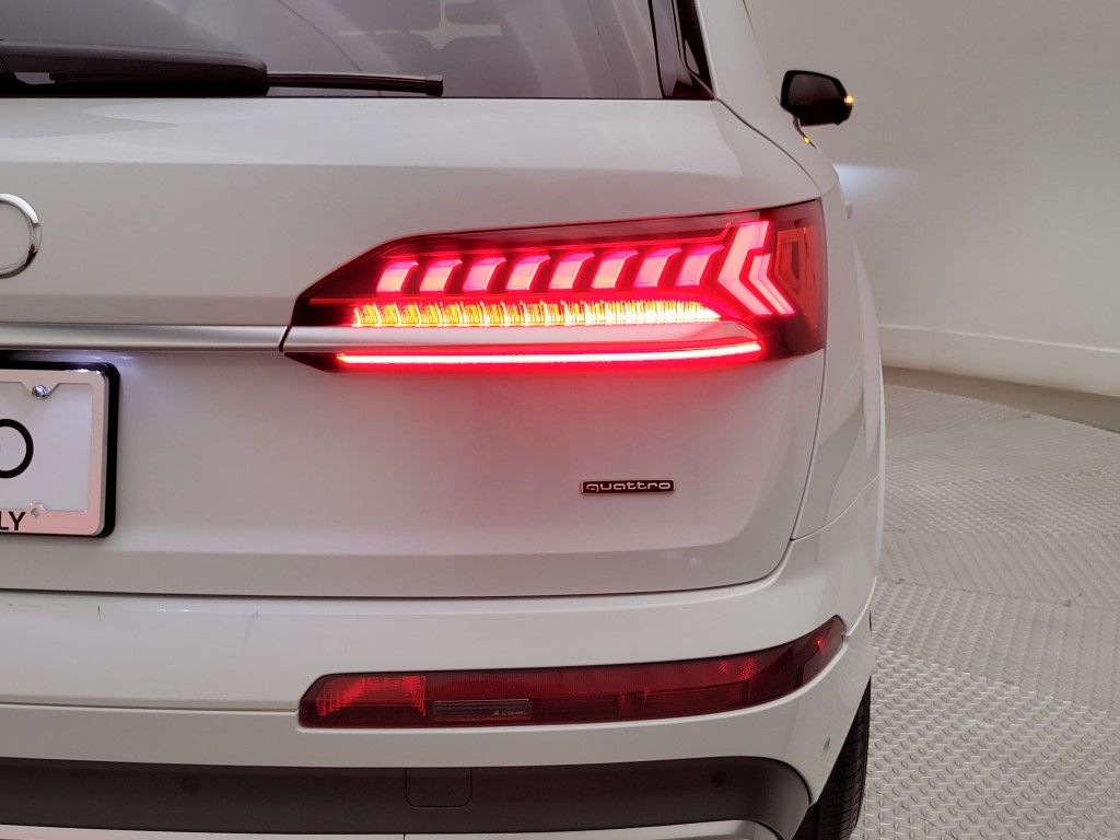 Thumbnail: 2022 Audi Q7 - 8