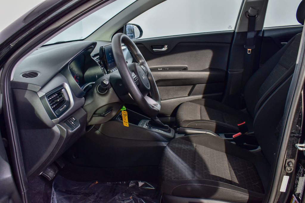 Thumbnail: 2023 Kia Rio - 13