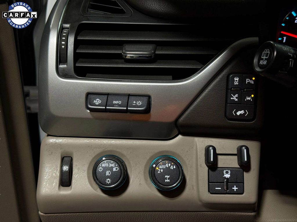 Used 2019 White Chevrolet Premier image 18